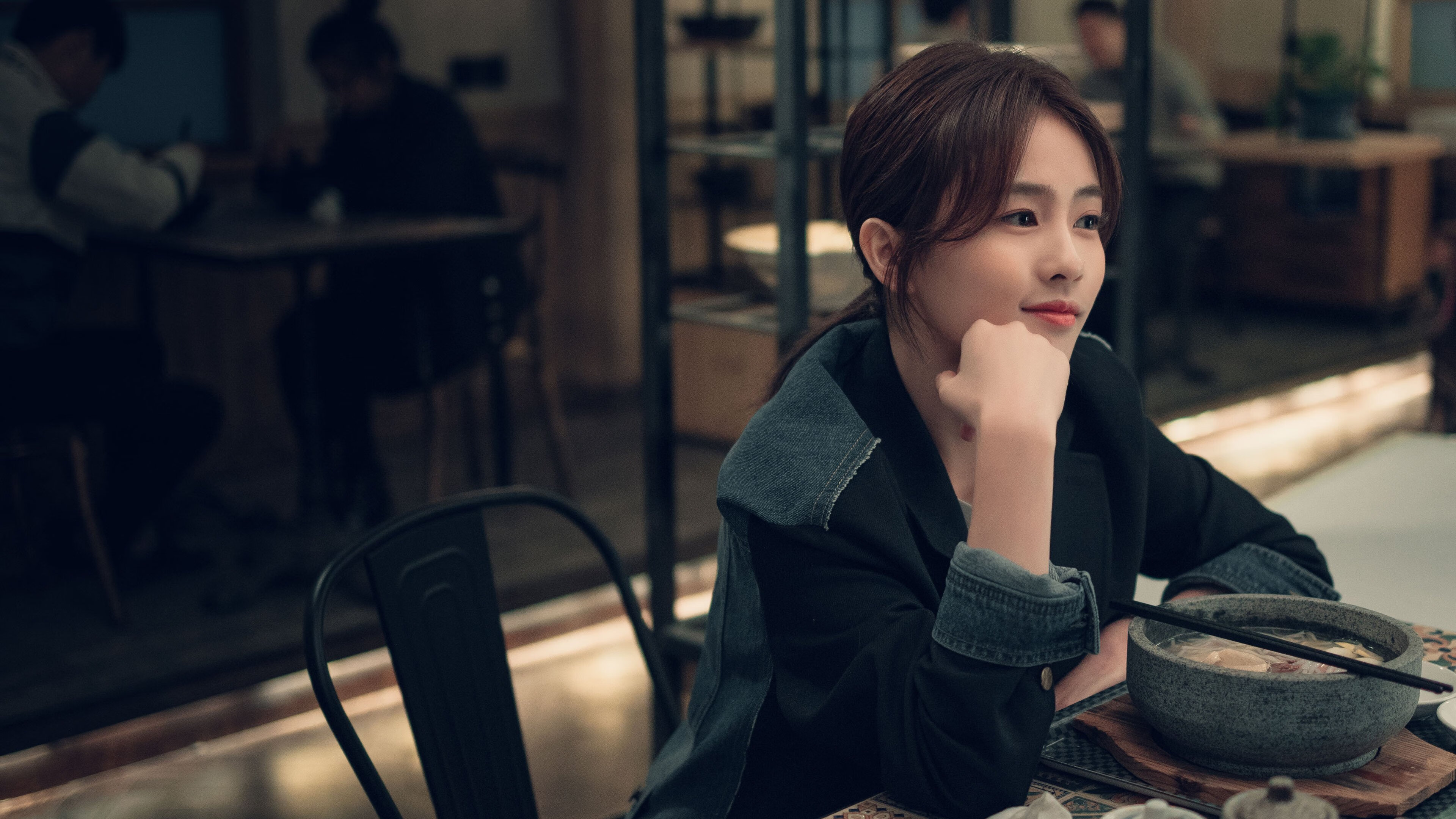 拜仁慕尼黑继续领跑德甲,争冠形势明朗